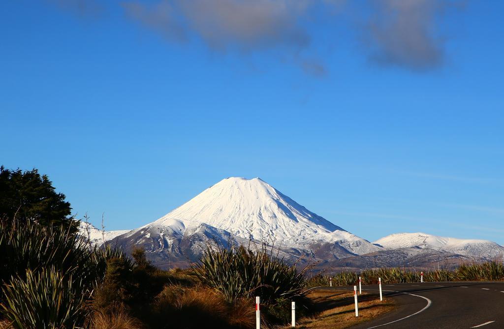 Tussock Grove Hotel Ohakune Exterior photo