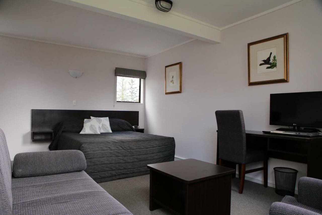 Tussock Grove Hotel Ohakune Room photo